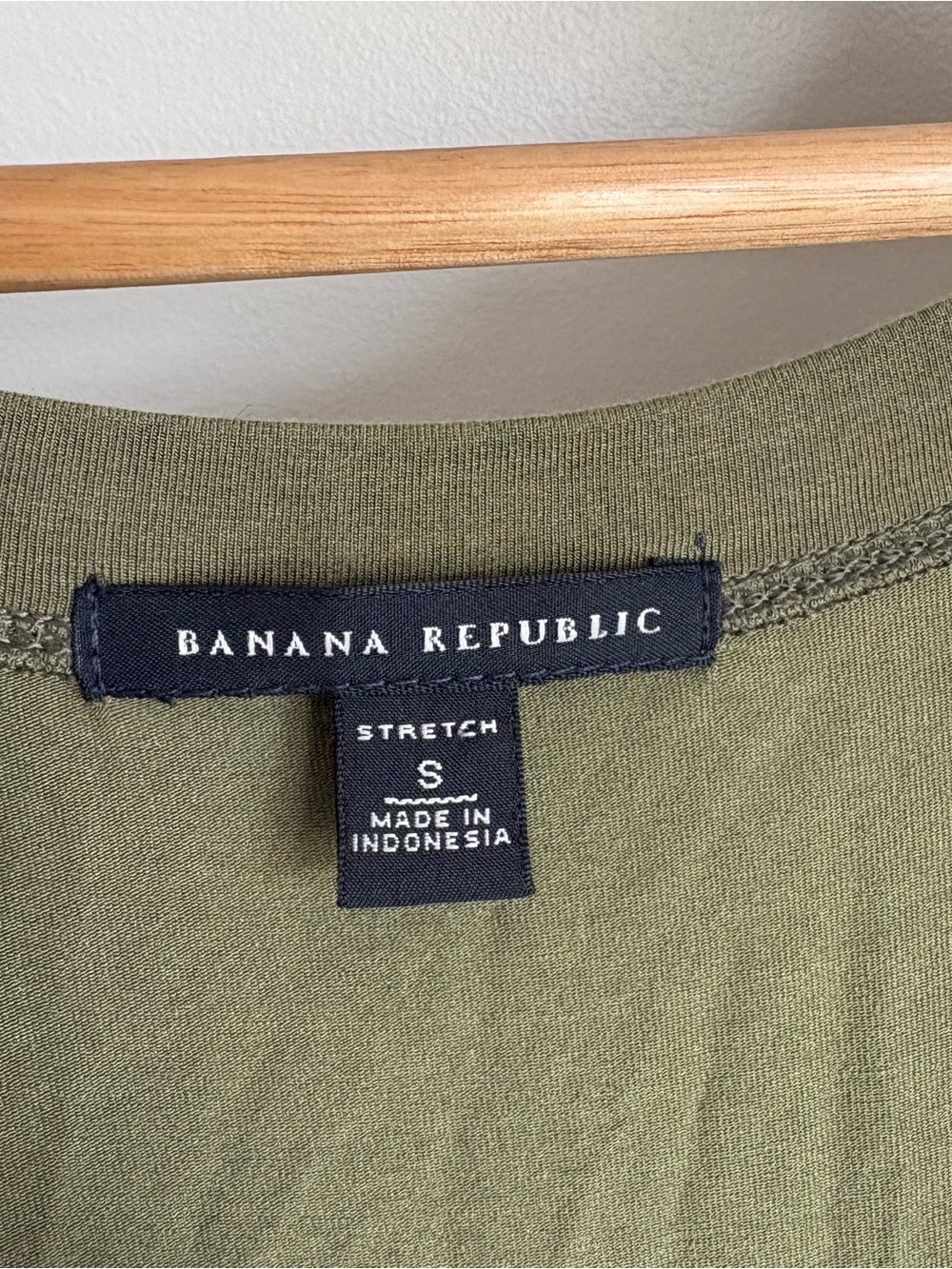 Banana Republic Women’s Olive Green V-Neck Smocked Waist Dress, Size Small - Picture 8 of 9